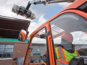 JLG 943 telehandler cab