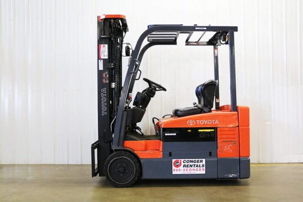 2008 Toyota 4,000 lb. 3-wheel electric forklift