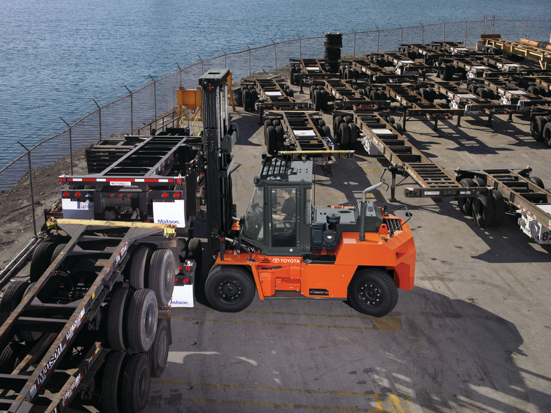 Toyota High-Capacity IC Pneumatic 5FD Forklift Application Photo (1)
