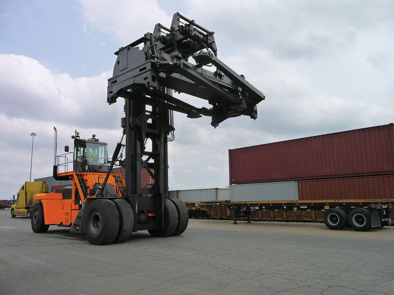 Toyota Loaded Container Handler Application Photo (3)
