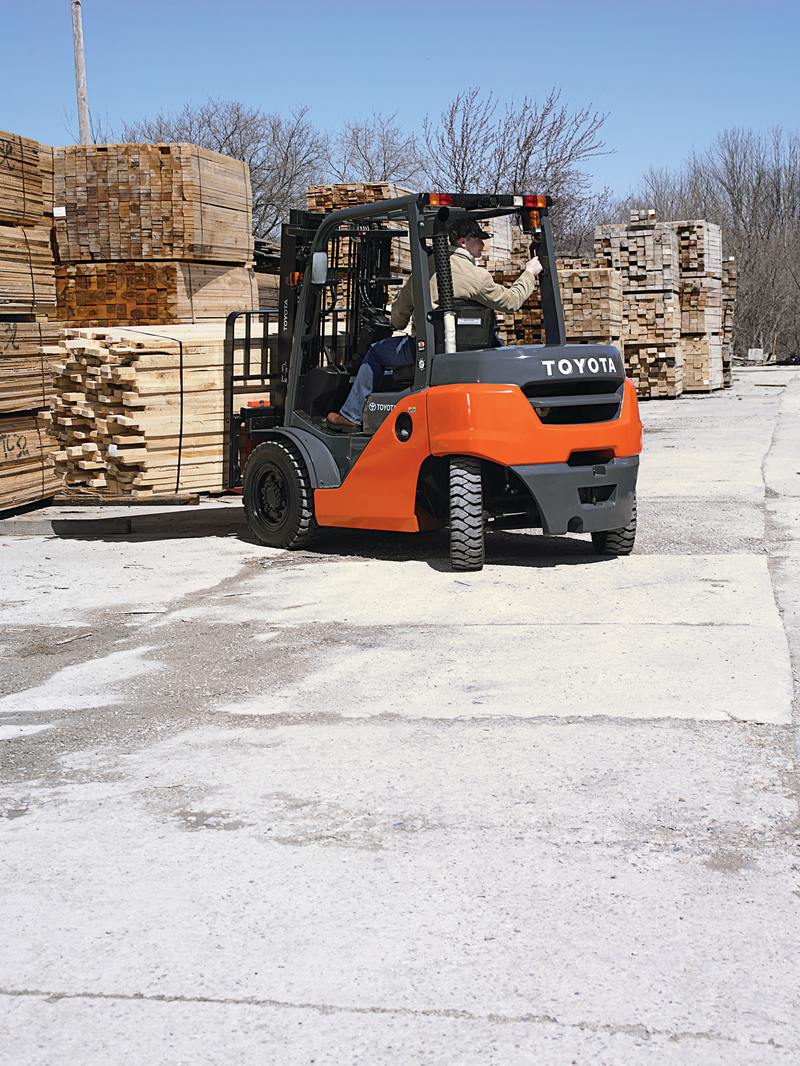 Toyota Mid IC Pneumatic Forklift Application Photo (2)