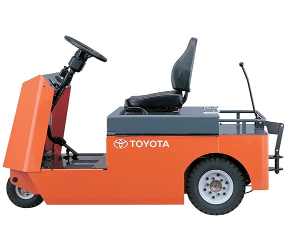 Mid Tow Tractor_CBT4-6_Studio_40