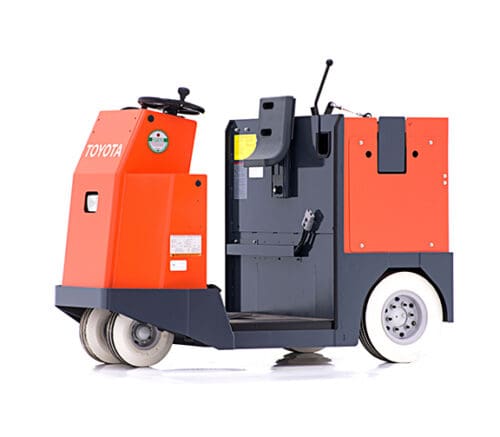 Mid Tow Tractor_CBTY4_Studio_25
