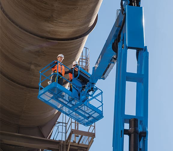 Z-6240 Operator in Platform (Action Shot)