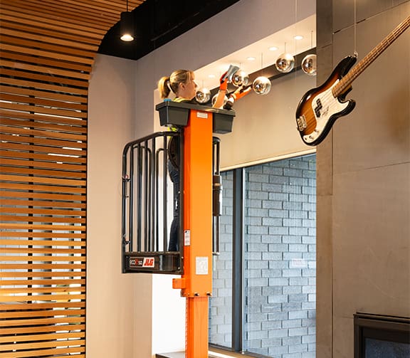 jlg-EcoLift50_RJP5382-Full-Img-P1