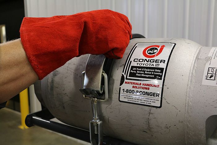 How To Safely Change A Propane Tank On A Forklift Step By Step Guide how-to-safely-change-a-propane-tank-on-a-forklift-step-by-step-guide