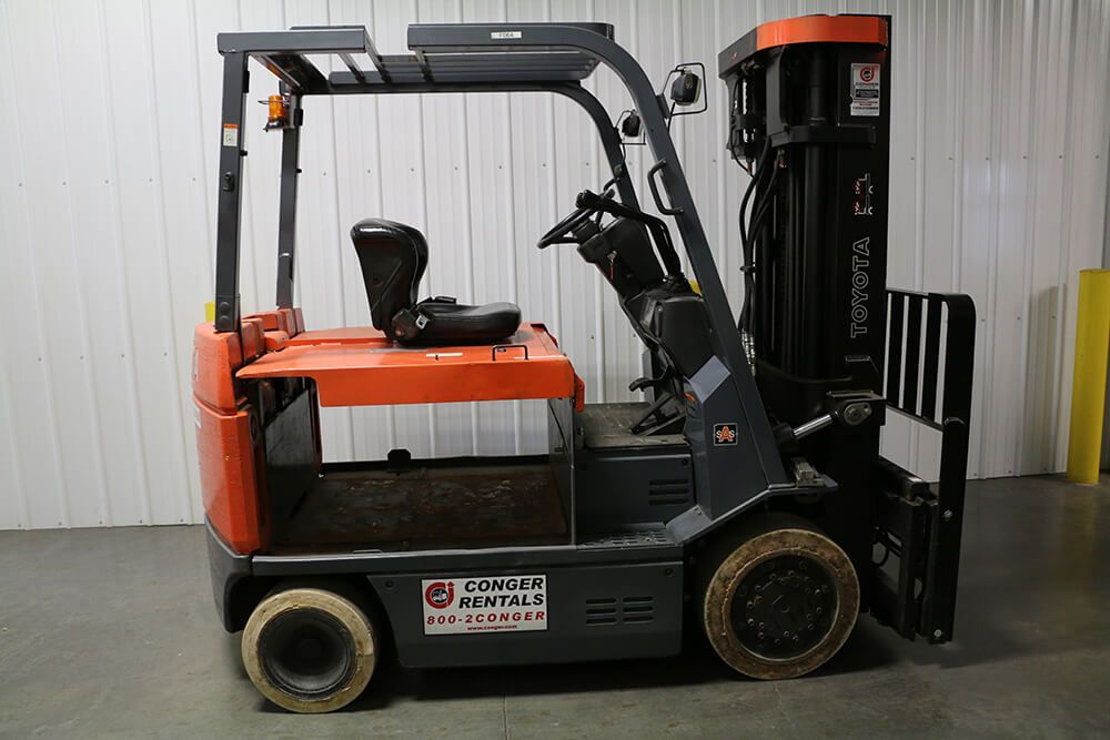 8,000 lb. Toyota 4-wheel electric forklift