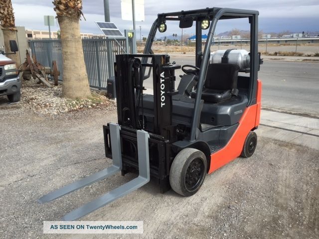 4,000 lb. cushion forklift with trucker mast