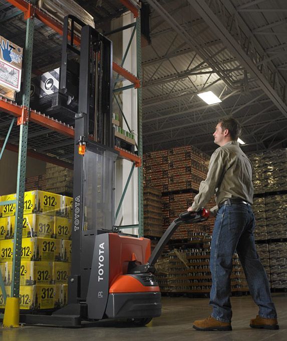 Electric light-duty walkie stacker