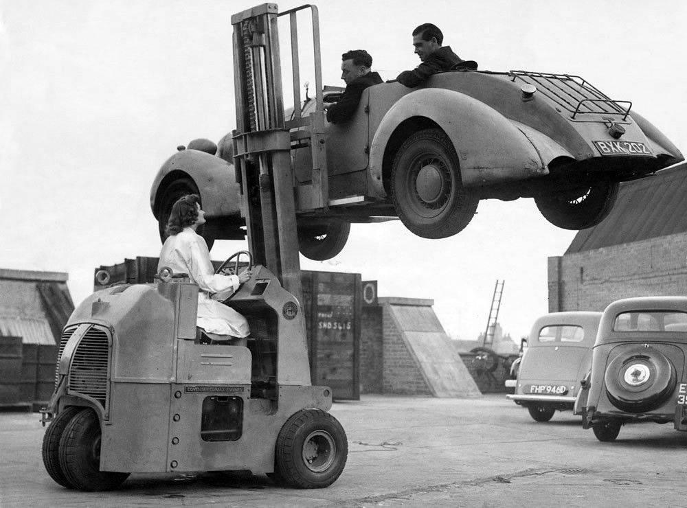 The first British-made forklift: The Coventry Climax Engines ET199 forklift, circa 1946