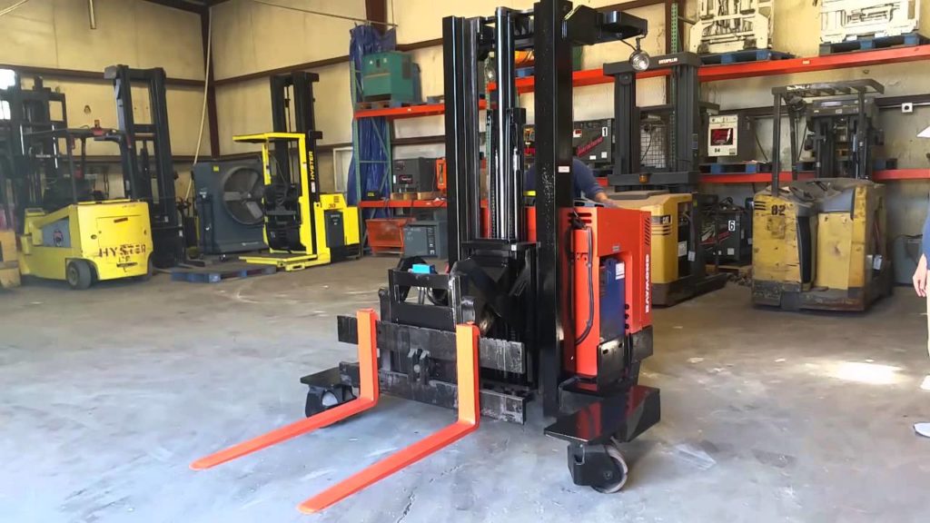 Electric multi-directional forklift