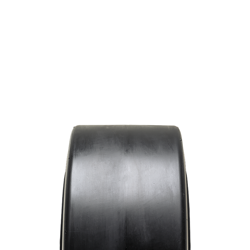 Solideal PON 775 Tire Product Photo Close Up