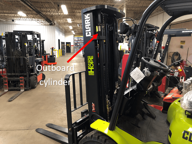 An outboard cylinder on a Clark diesel forklift