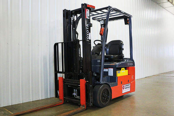 two-stage-forklift-mast A two-stage mast on a Toyota electric forklift