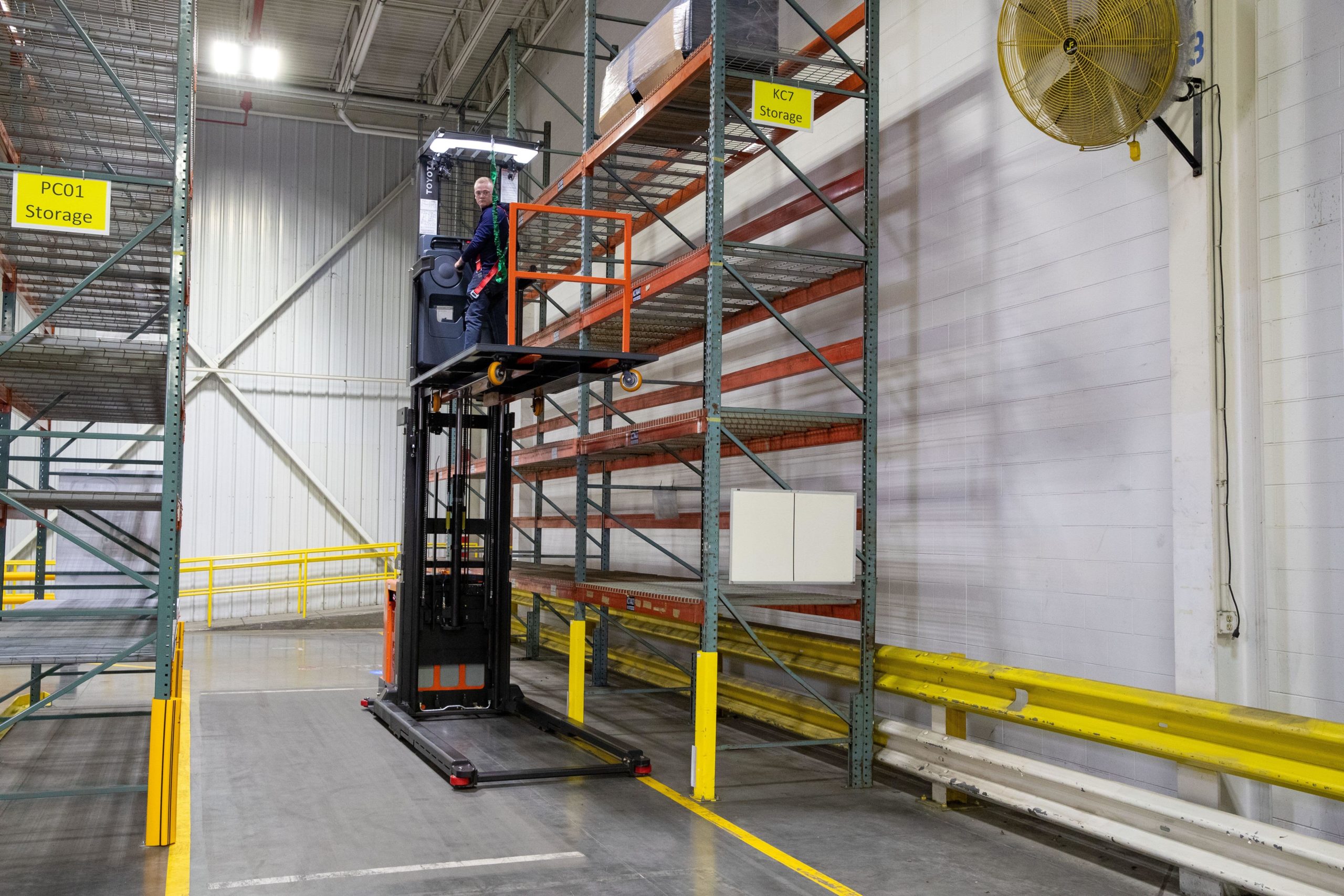 Furniture Order Picker - Toyota Material Handling Systems