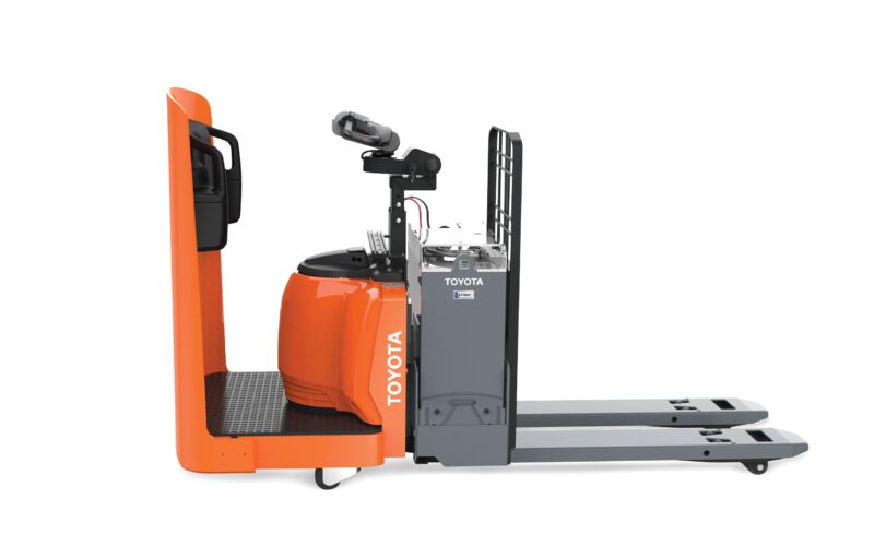 A Toyota side-entry end rider pallet jack as viewed from the side