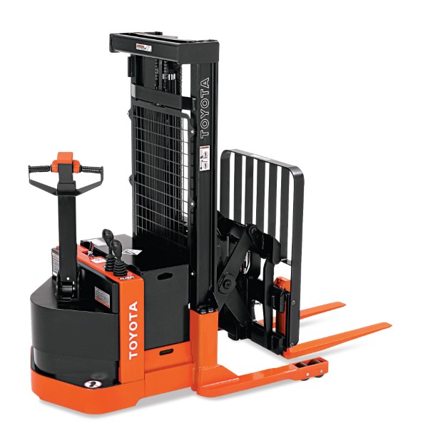 toyota-walkie-reach-truck-with-outriggers Toyota Walkie Reach Truck Forklift with Outriggers